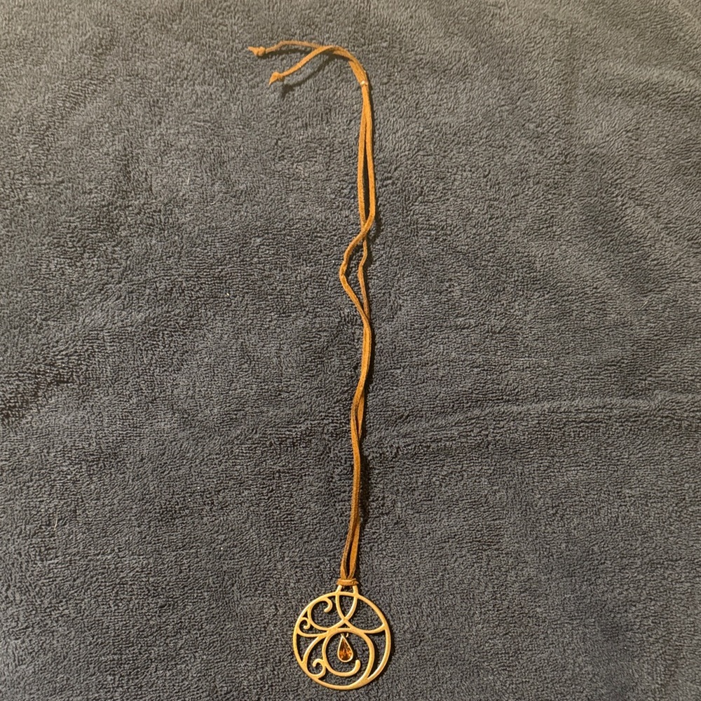 Gold Pendant Necklace
